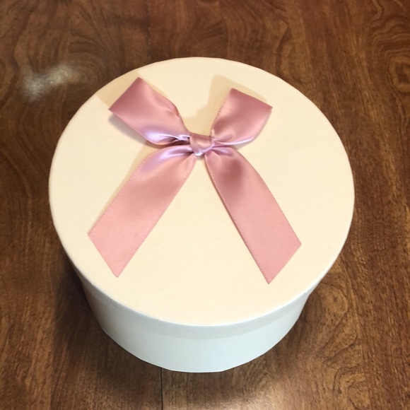 Beautiful Flower Box with Styrofoam - Picture 3 of 12